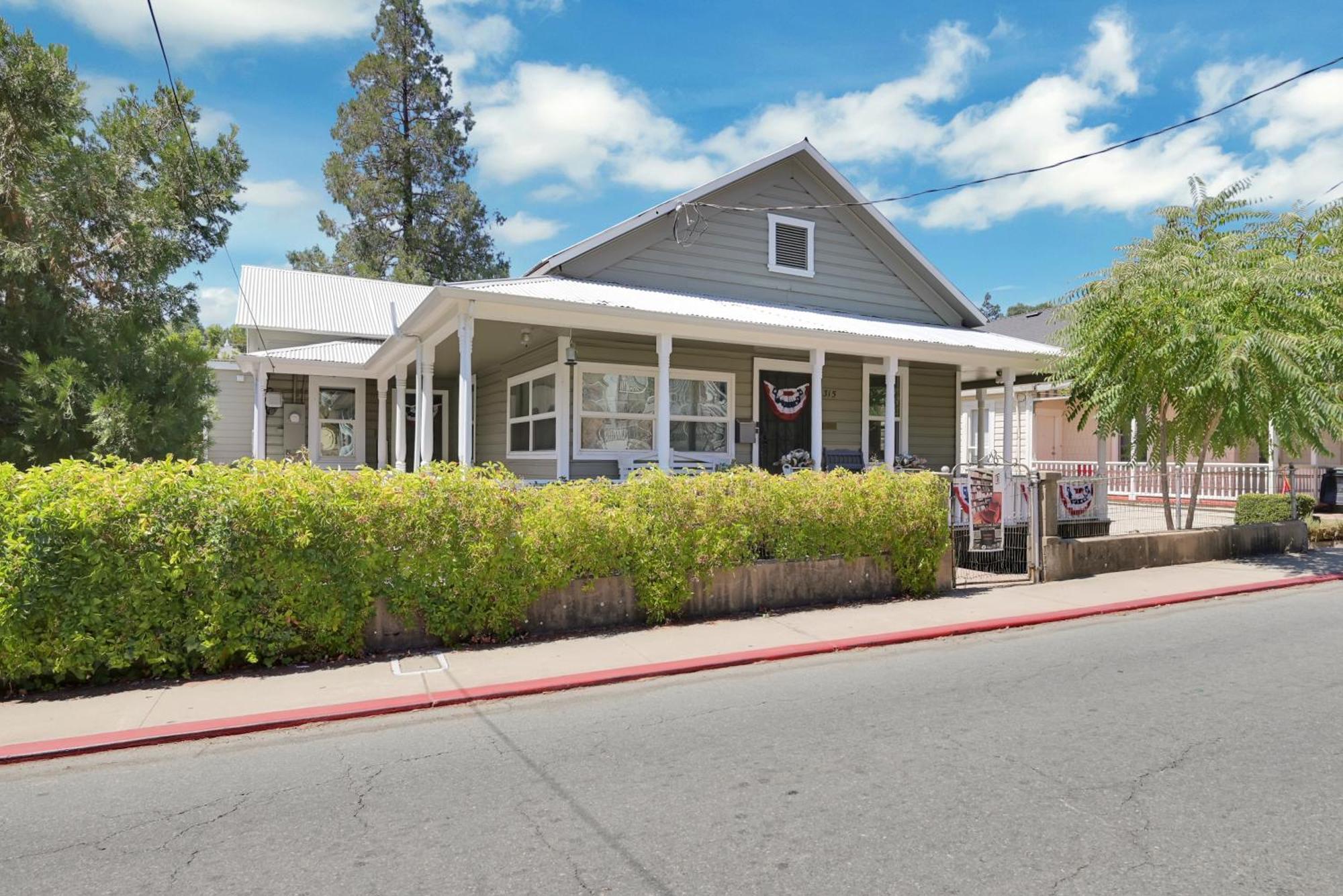 Spacious Downtown Jackson Retreat- Historic Hangout Eksteriør bilde